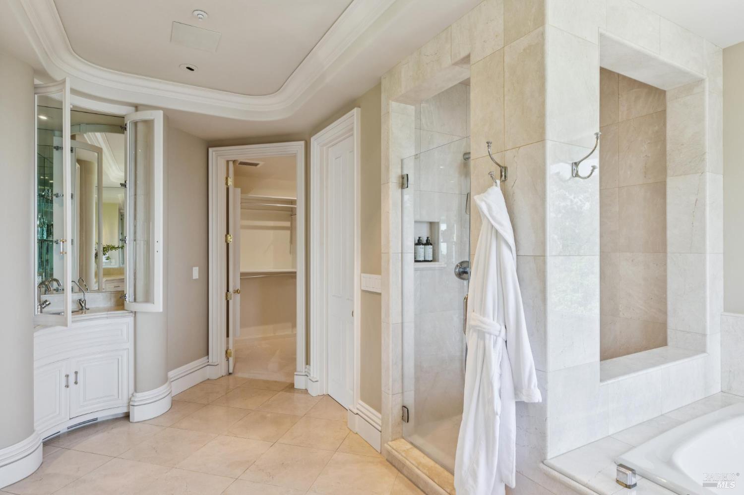 Detail Gallery Image 59 of 96 For 44 Marin Bay Park Ct, San Rafael,  CA 94901 - 5 Beds | 5/1 Baths