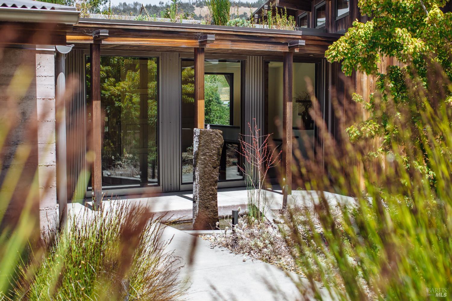 Detail Gallery Image 6 of 74 For 4125 Wallace Rd, Santa Rosa,  CA 95404 - 3 Beds | 4/1 Baths