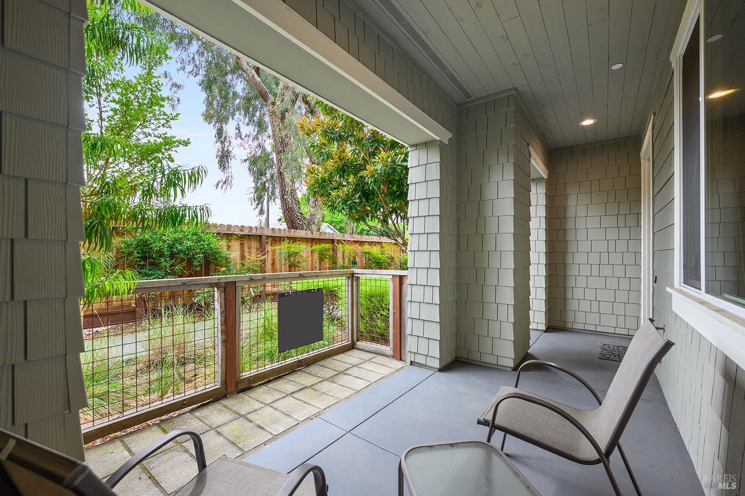 Detail Gallery Image 6 of 32 For 228 Johnson St, Windsor,  CA 95492 - 3 Beds | 2/2 Baths