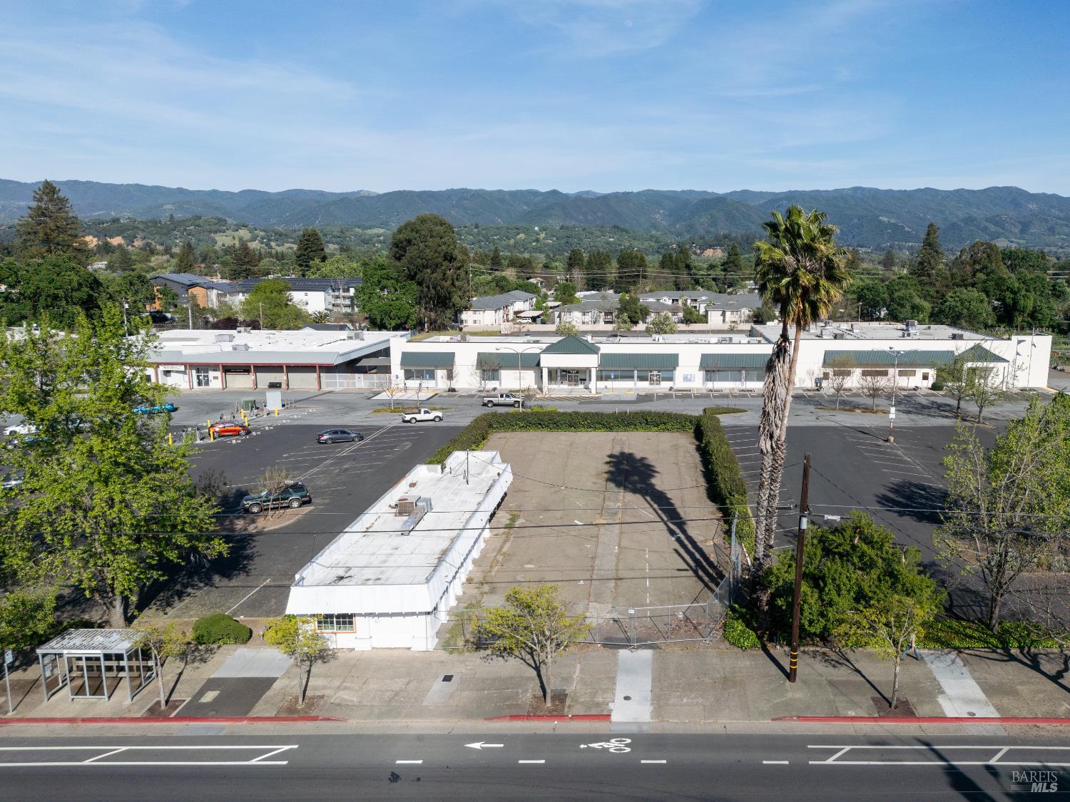 Detail Gallery Image 13 of 14 For 735 S State St, Ukiah,  CA 95482 - – Beds | – Baths