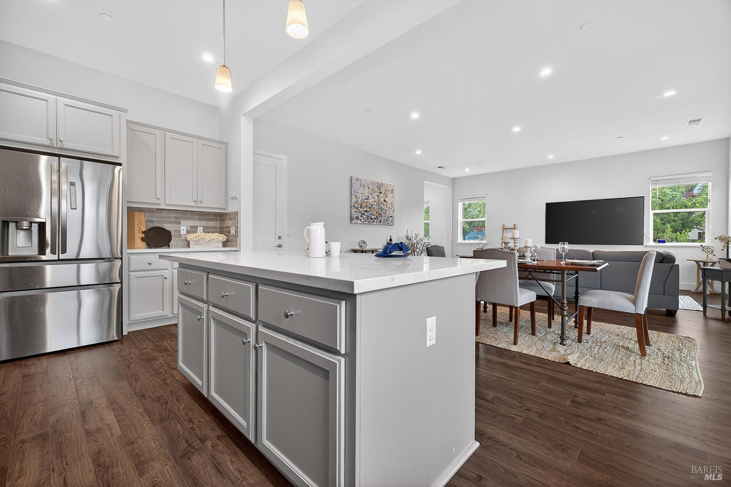 Detail Gallery Image 6 of 38 For 1145 Portello Ln, Windsor,  CA 95492 - 3 Beds | 3 Baths