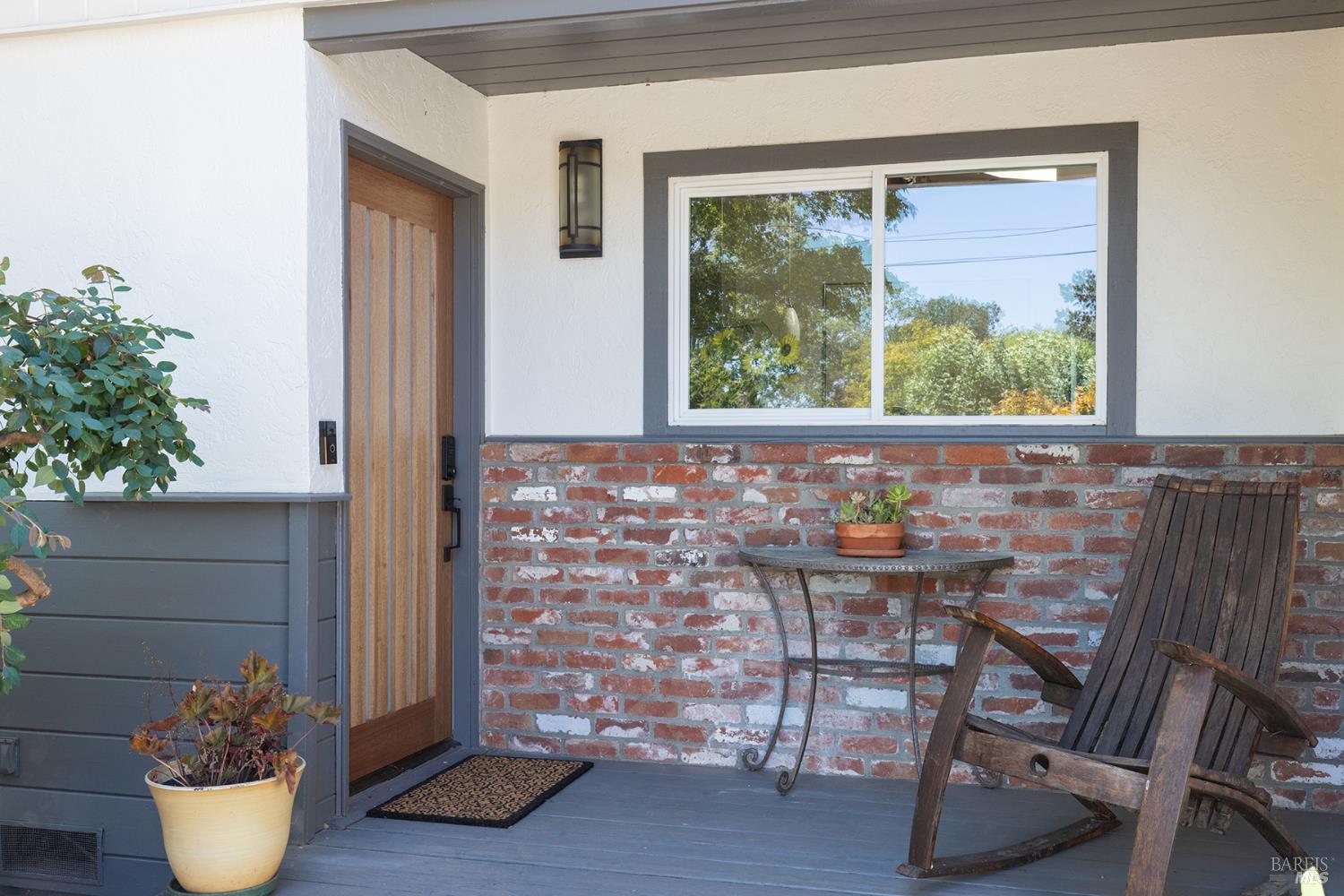 Detail Gallery Image 3 of 36 For 18751 Melvin Ave, Sonoma,  CA 95476 - 3 Beds | 2 Baths