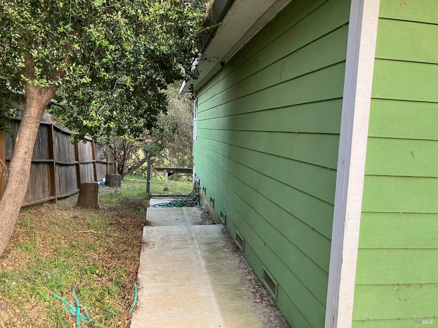 Detail Gallery Image 3 of 30 For 17440 Cache Creek Rd, Clearlake Oaks,  CA 95423 - 3 Beds | 2 Baths