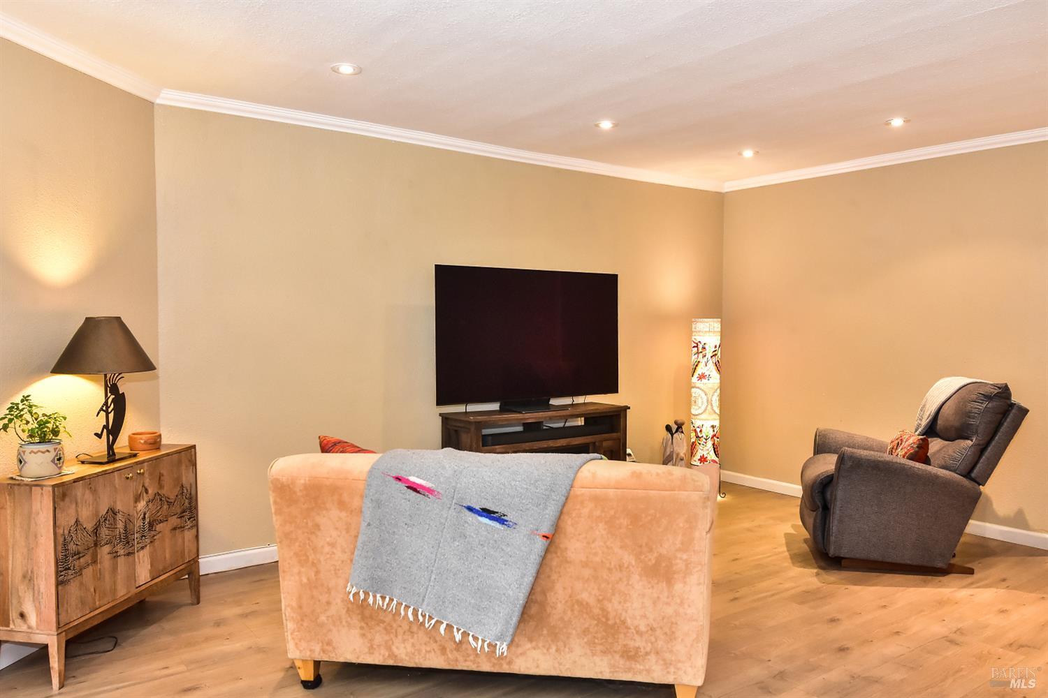 Detail Gallery Image 16 of 39 For 41 Cuernavaca Dr, Sonoma,  CA 95476 - 2 Beds | 2 Baths