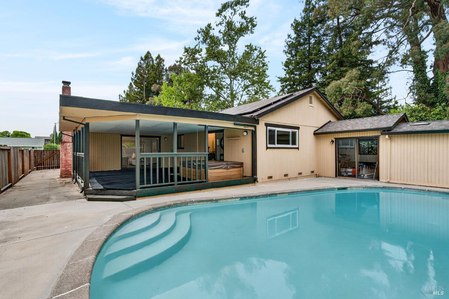 Detail Gallery Image 20 of 21 For 6174 San Benito Ct, Rohnert Park,  CA 94928 - 4 Beds | 2 Baths