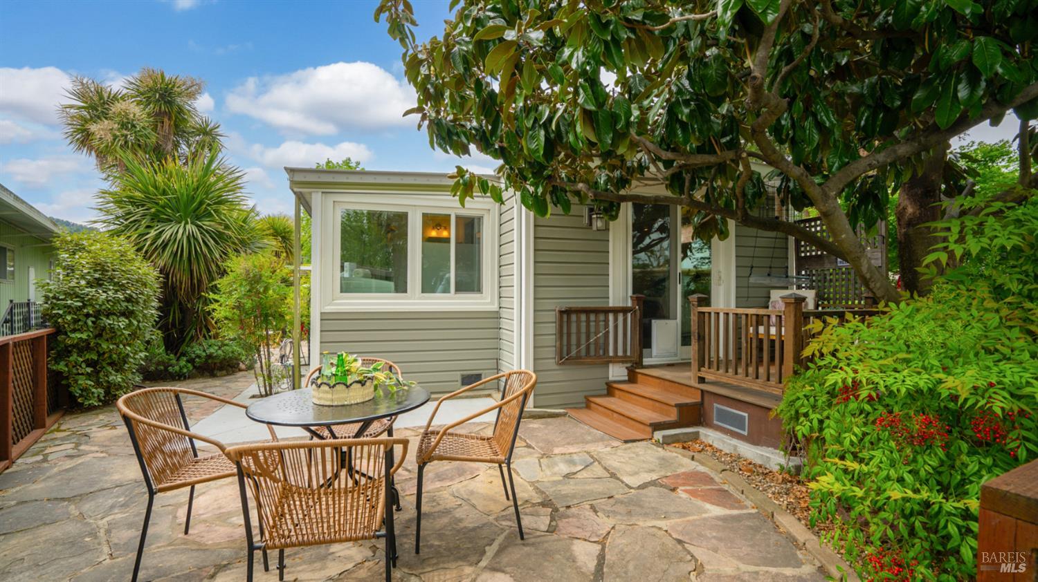 Detail Gallery Image 31 of 44 For 204 Barcelona Ave, Novato,  CA 94949 - 2 Beds | 2 Baths