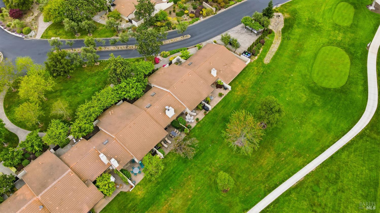 Detail Gallery Image 33 of 49 For 13 Fairways Dr, Napa,  CA 94558 - 2 Beds | 2 Baths