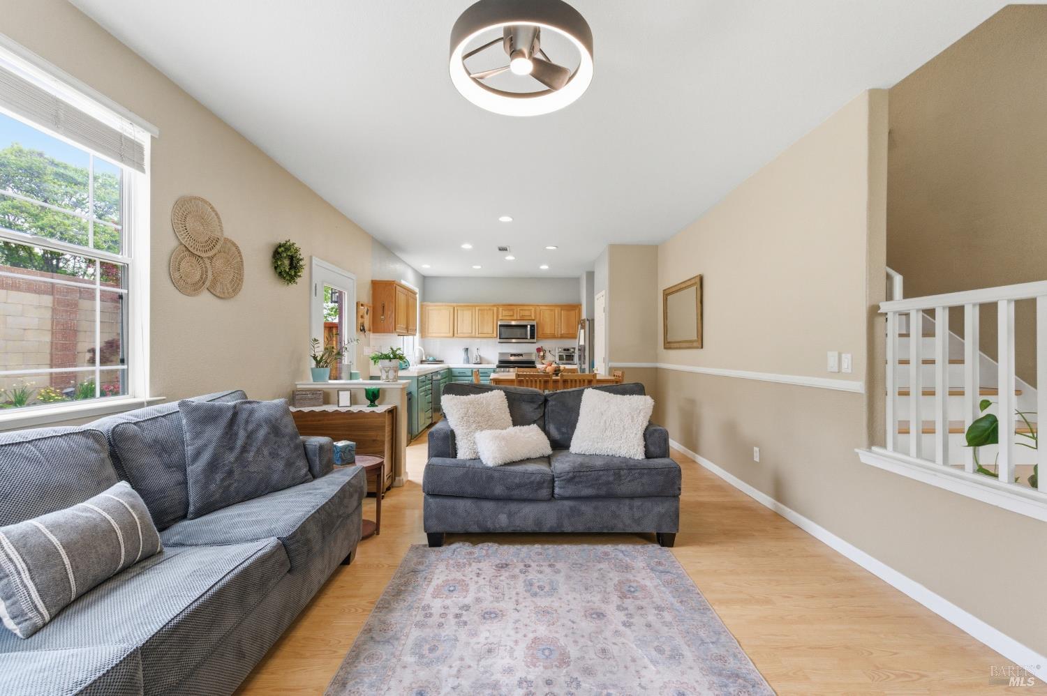 Detail Gallery Image 13 of 52 For 110 Chimney Rock Dr, Vacaville,  CA 95687 - 3 Beds | 2/1 Baths