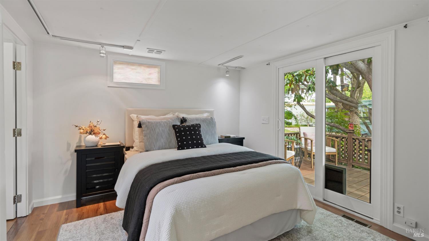 Detail Gallery Image 20 of 44 For 204 Barcelona Ave, Novato,  CA 94949 - 2 Beds | 2 Baths