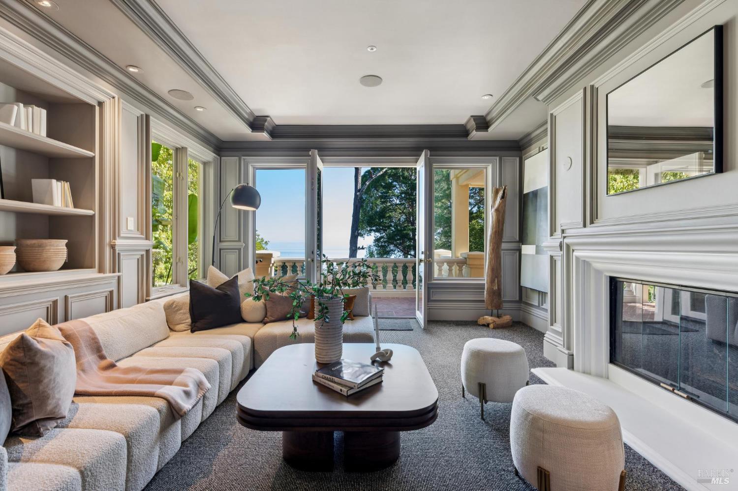 Detail Gallery Image 8 of 96 For 44 Marin Bay Park Ct, San Rafael,  CA 94901 - 5 Beds | 5/1 Baths