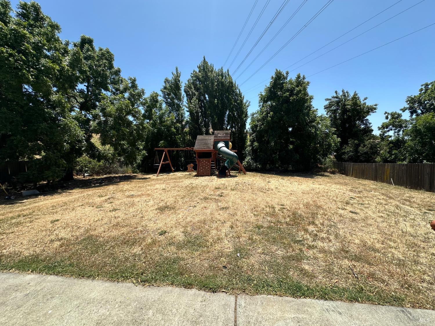 Detail Gallery Image 9 of 10 For 1013 Benicia Rd, Vallejo,  CA 94591 - 0 Beds | 1/1 Baths