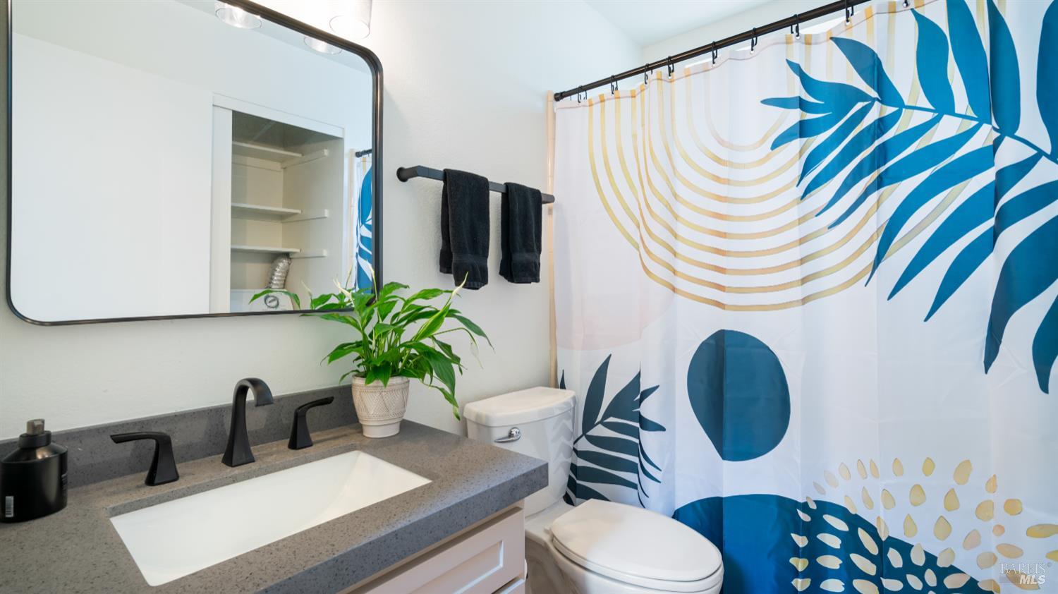 Detail Gallery Image 13 of 33 For 3335 Yulupa Ave, Santa Rosa,  CA 95405 - 3 Beds | 1/1 Baths