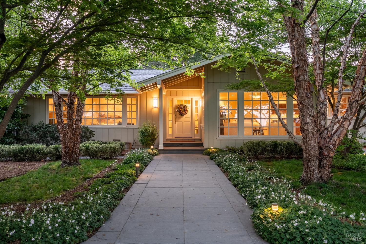 Detail Gallery Image 3 of 67 For 1670 Cabernet Ln, Saint Helena,  CA 94574 - 5 Beds | 5/1 Baths