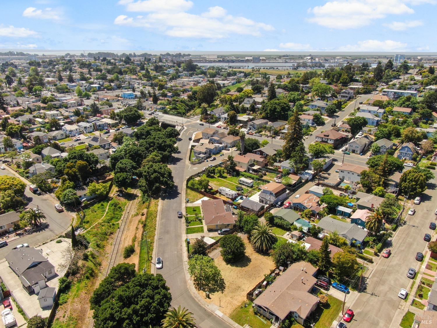 Detail Gallery Image 4 of 11 For 1821 Marin St, Vallejo,  CA 94590 - – Beds | – Baths