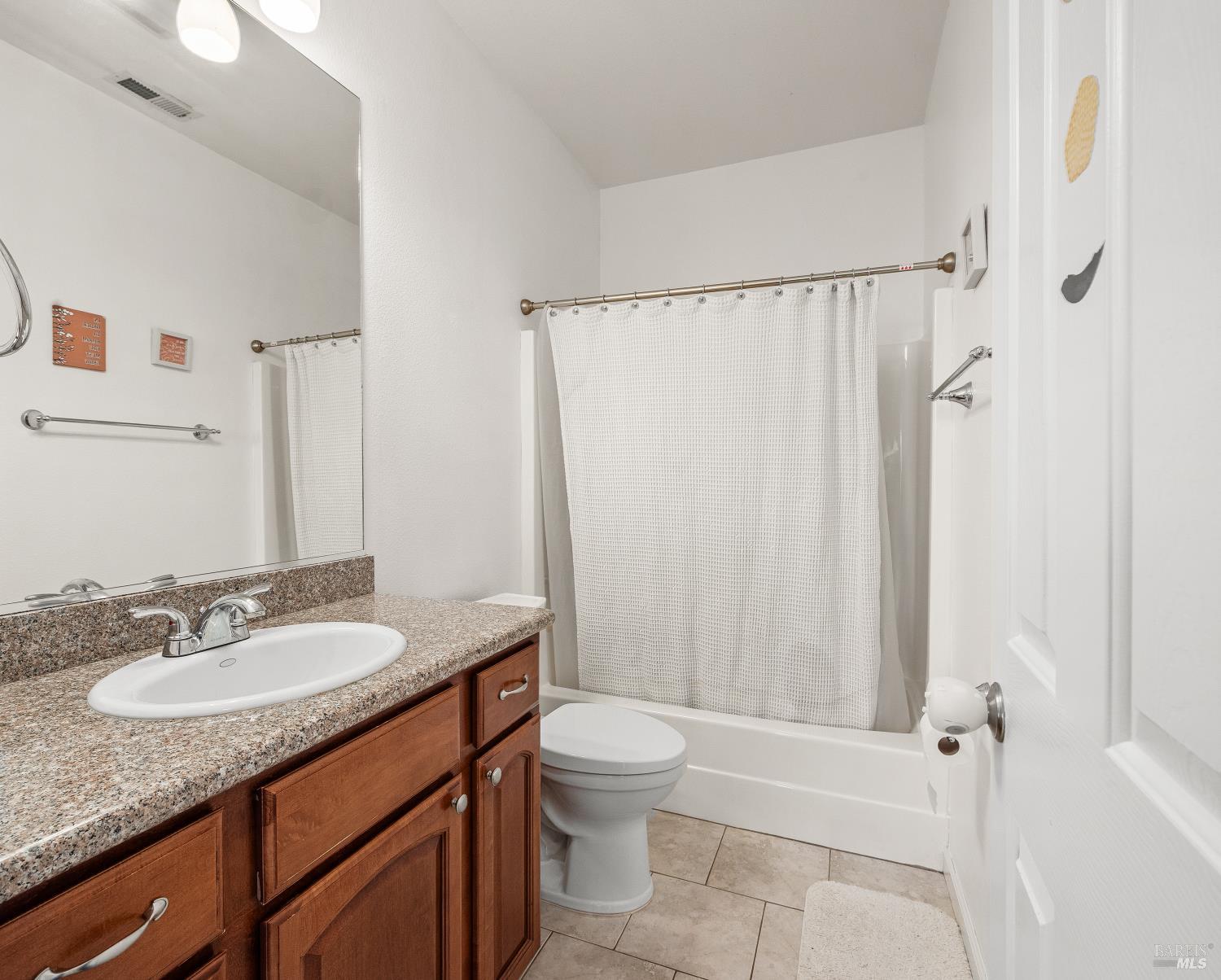 Detail Gallery Image 20 of 37 For 18094 Spyglass Rd, Hidden Valley Lake,  CA 95467 - 3 Beds | 2 Baths