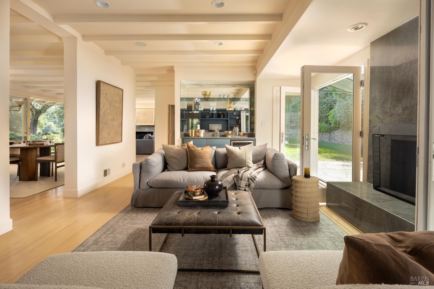 Detail Gallery Image 6 of 27 For 450 Woodland Rd, Kentfield,  CA 94904 - 4 Beds | 4 Baths