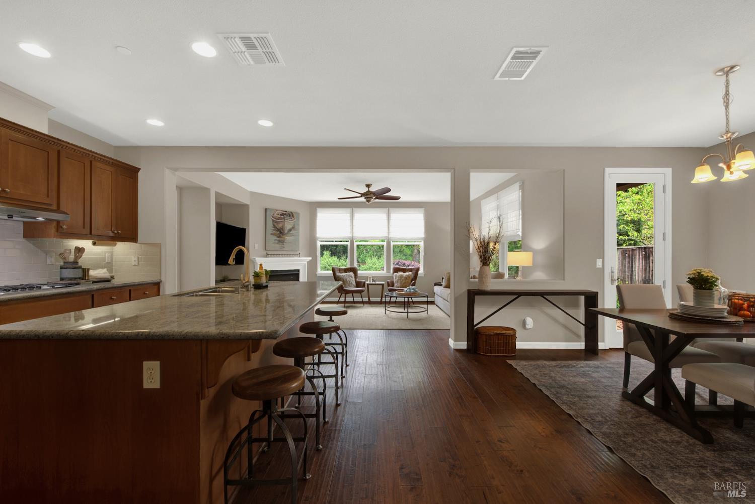 Detail Gallery Image 17 of 82 For 18 Riverton Ct, Napa,  CA 94558 - 4 Beds | 2/1 Baths