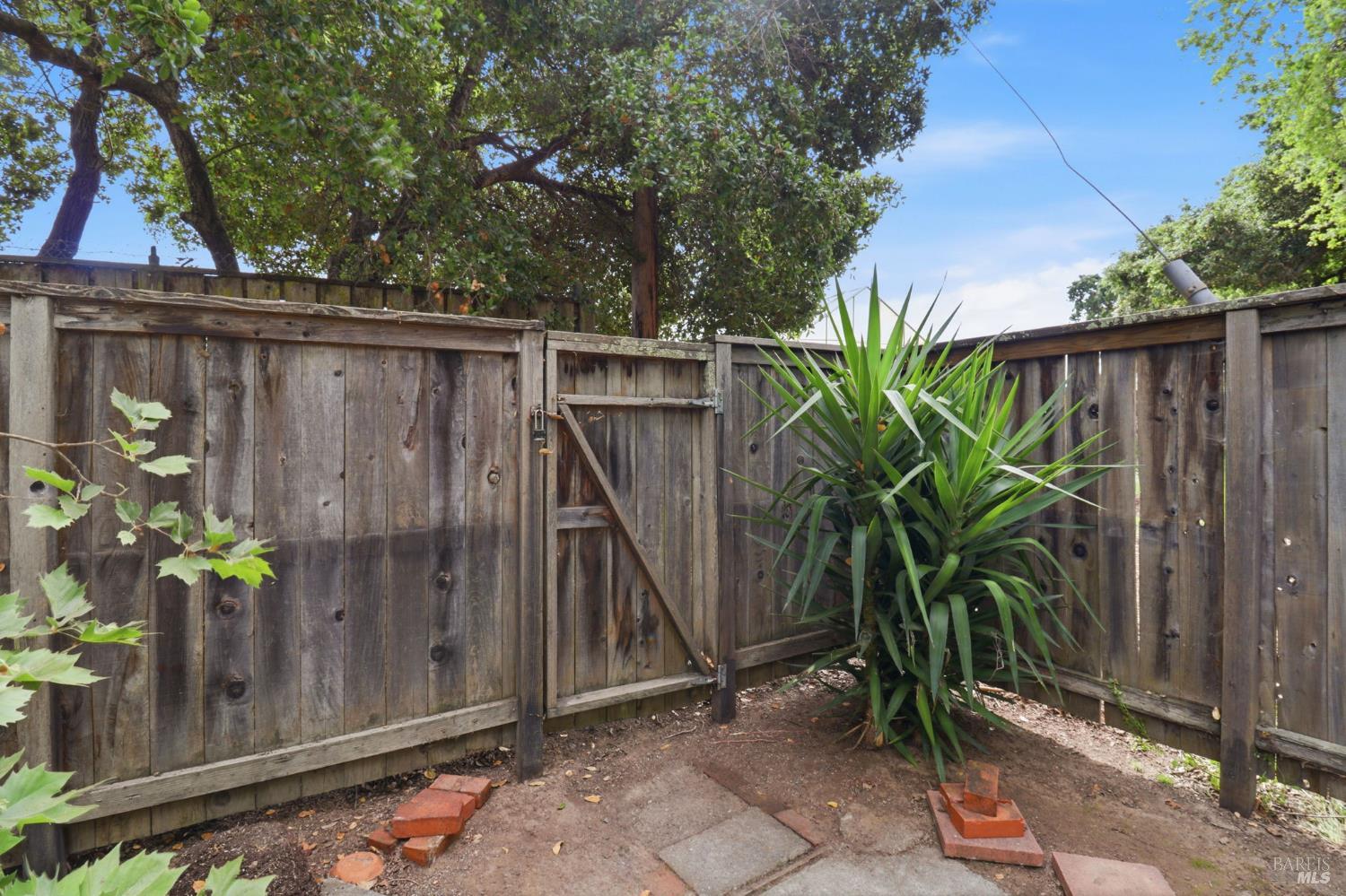 Detail Gallery Image 26 of 27 For 88 Martin Dr, Novato,  CA 94949 - 2 Beds | 1 Baths