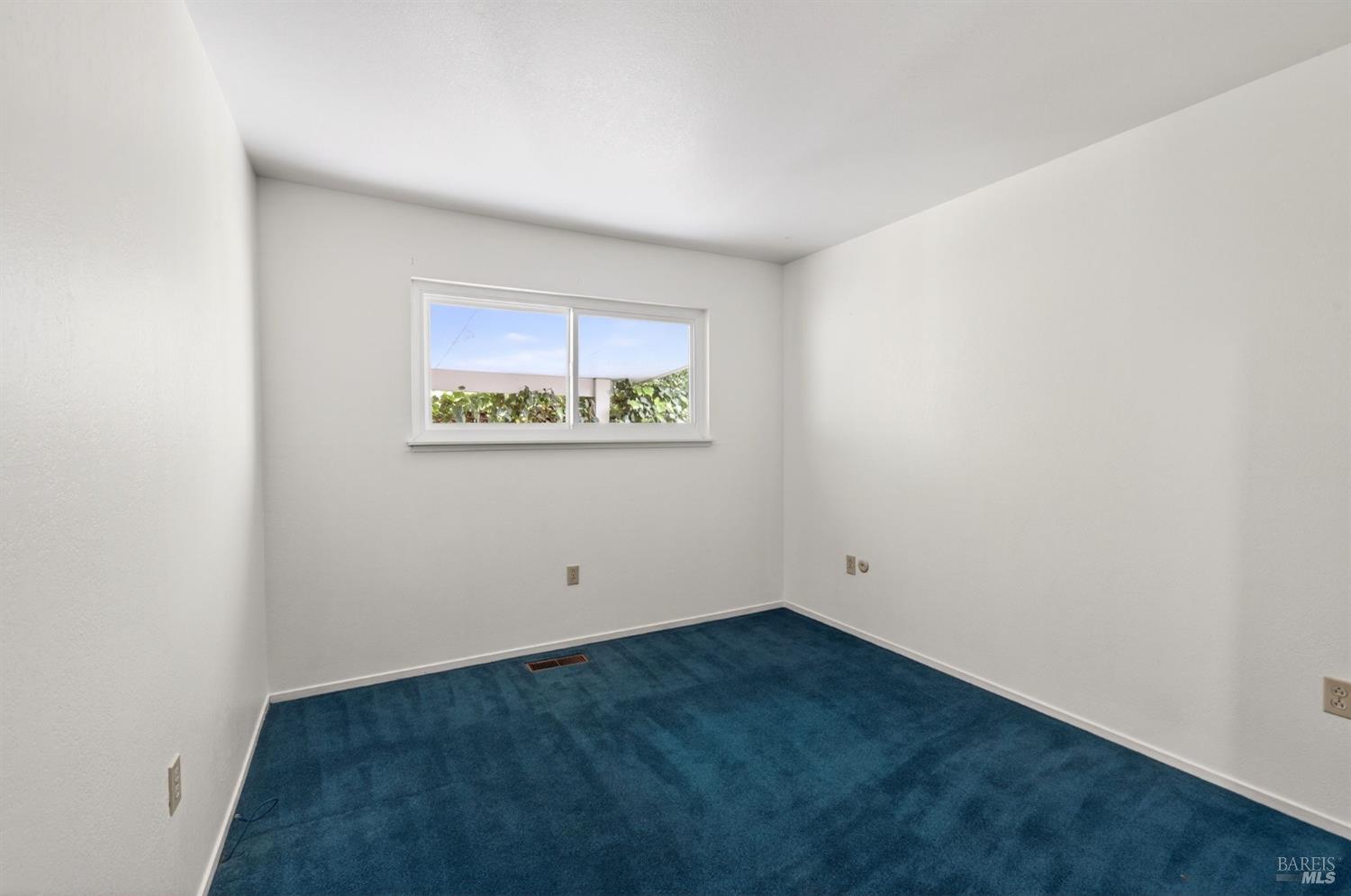 Detail Gallery Image 19 of 21 For 6174 San Benito Ct, Rohnert Park,  CA 94928 - 4 Beds | 2 Baths