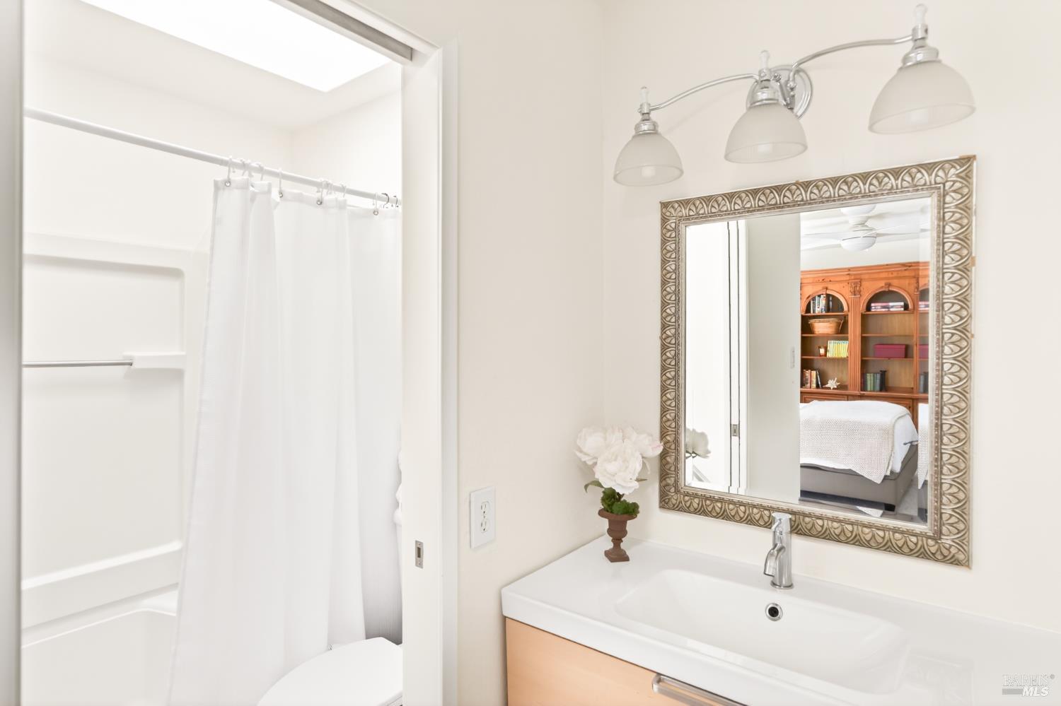 Detail Gallery Image 10 of 34 For 3541 Twin Oaks Dr, Napa,  CA 94558 - 4 Beds | 2 Baths