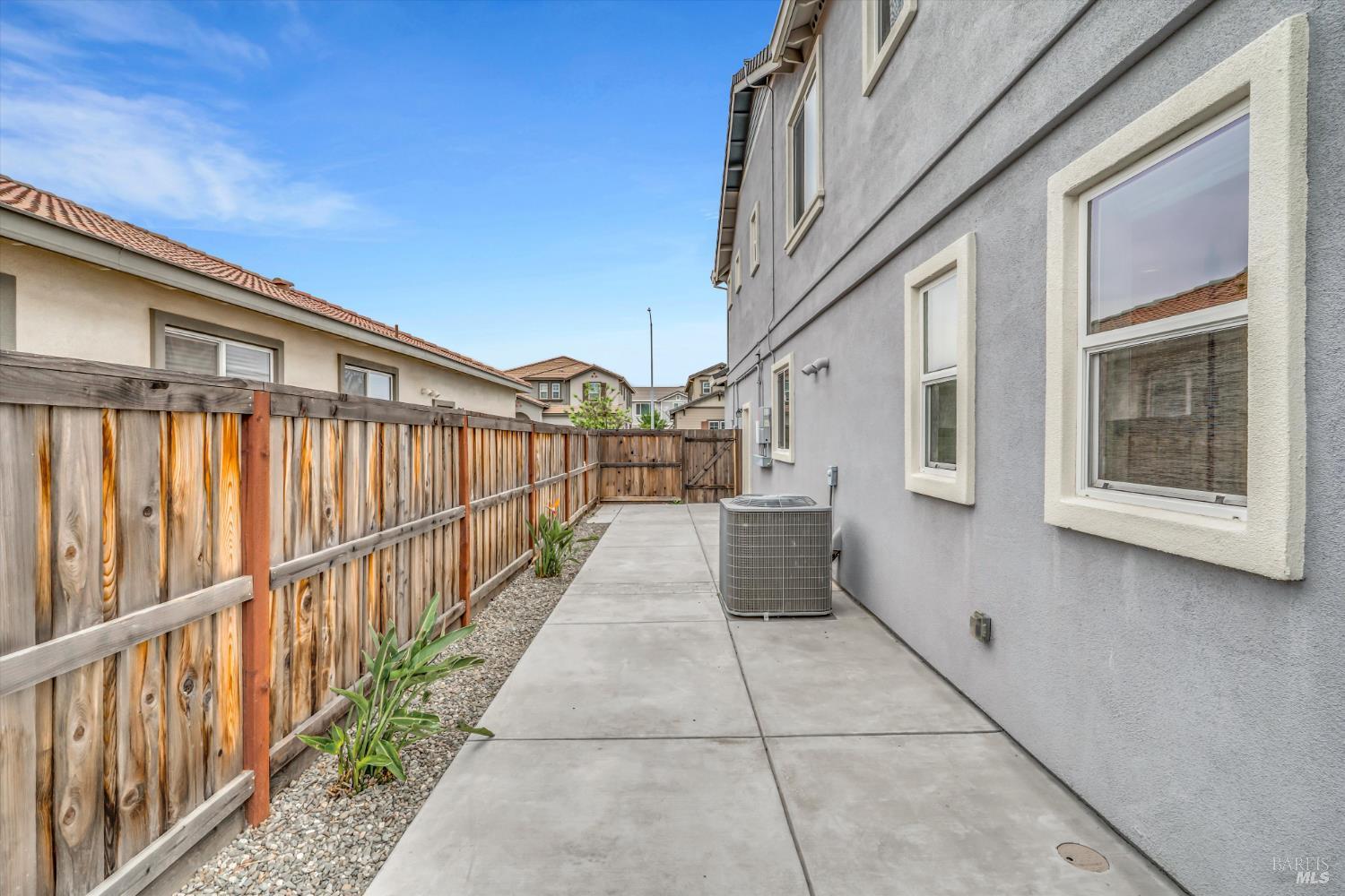 Detail Gallery Image 38 of 45 For 580 Kingbird Cir, Vacaville,  CA 95688 - 5 Beds | 4/1 Baths