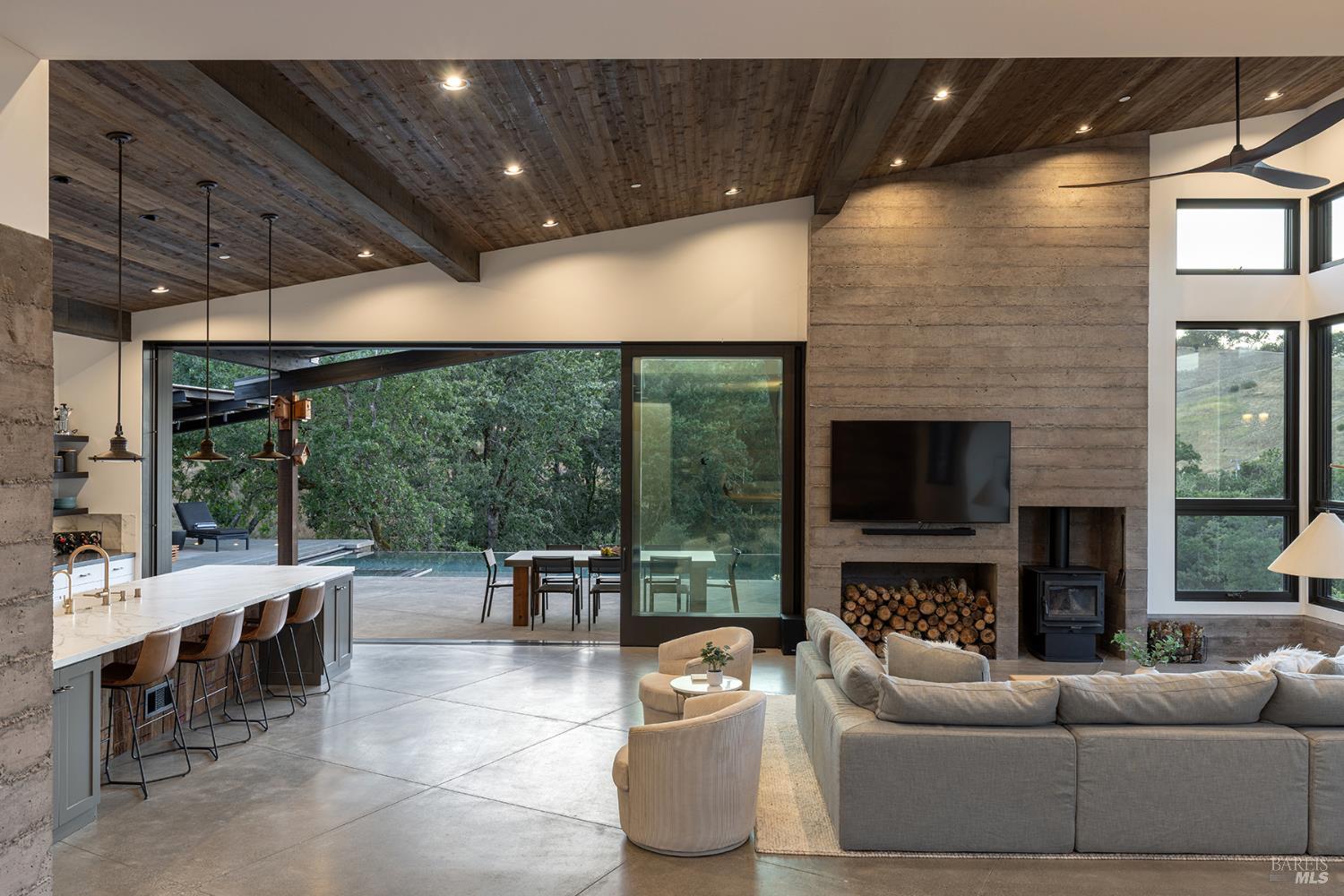 Detail Gallery Image 25 of 74 For 4125 Wallace Rd, Santa Rosa,  CA 95404 - 3 Beds | 4/1 Baths