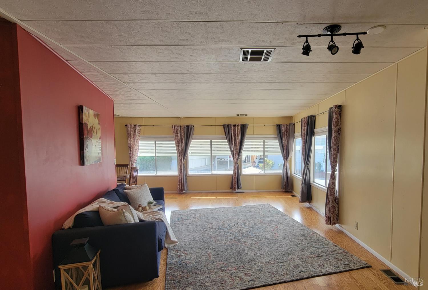 Detail Gallery Image 11 of 32 For 460 E Gobbi St 3, Ukiah,  CA 95482 - 2 Beds | 2 Baths