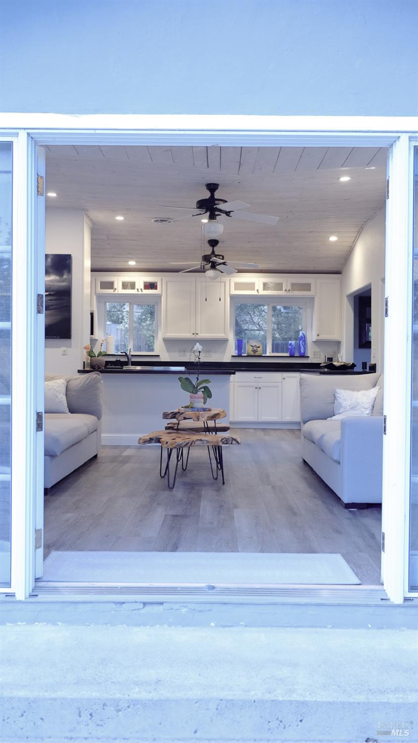 Detail Gallery Image 6 of 34 For 4405 Silverado Trl, Calistoga,  CA 94515 - 3 Beds | 1/1 Baths