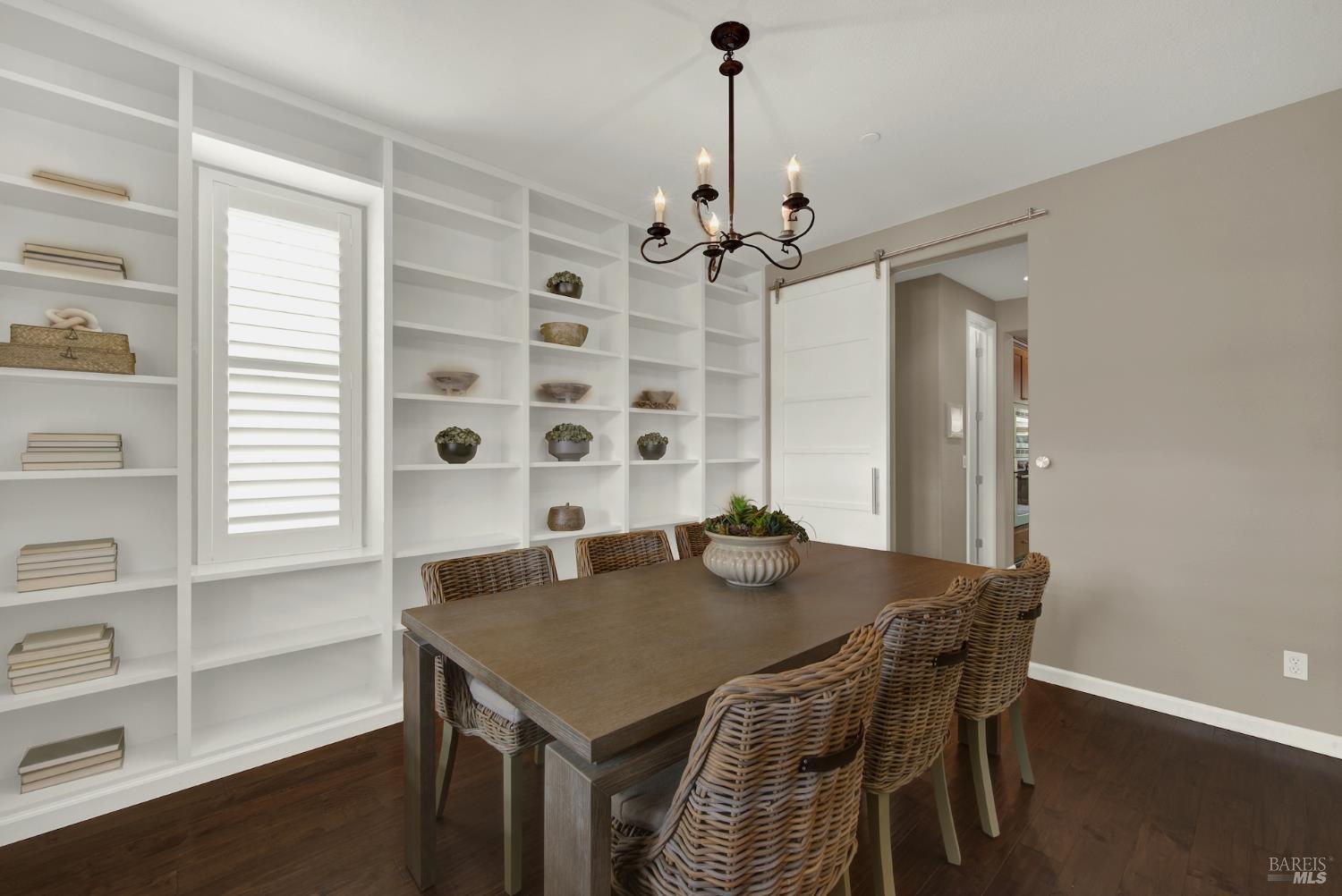 Detail Gallery Image 13 of 82 For 18 Riverton Ct, Napa,  CA 94558 - 4 Beds | 2/1 Baths