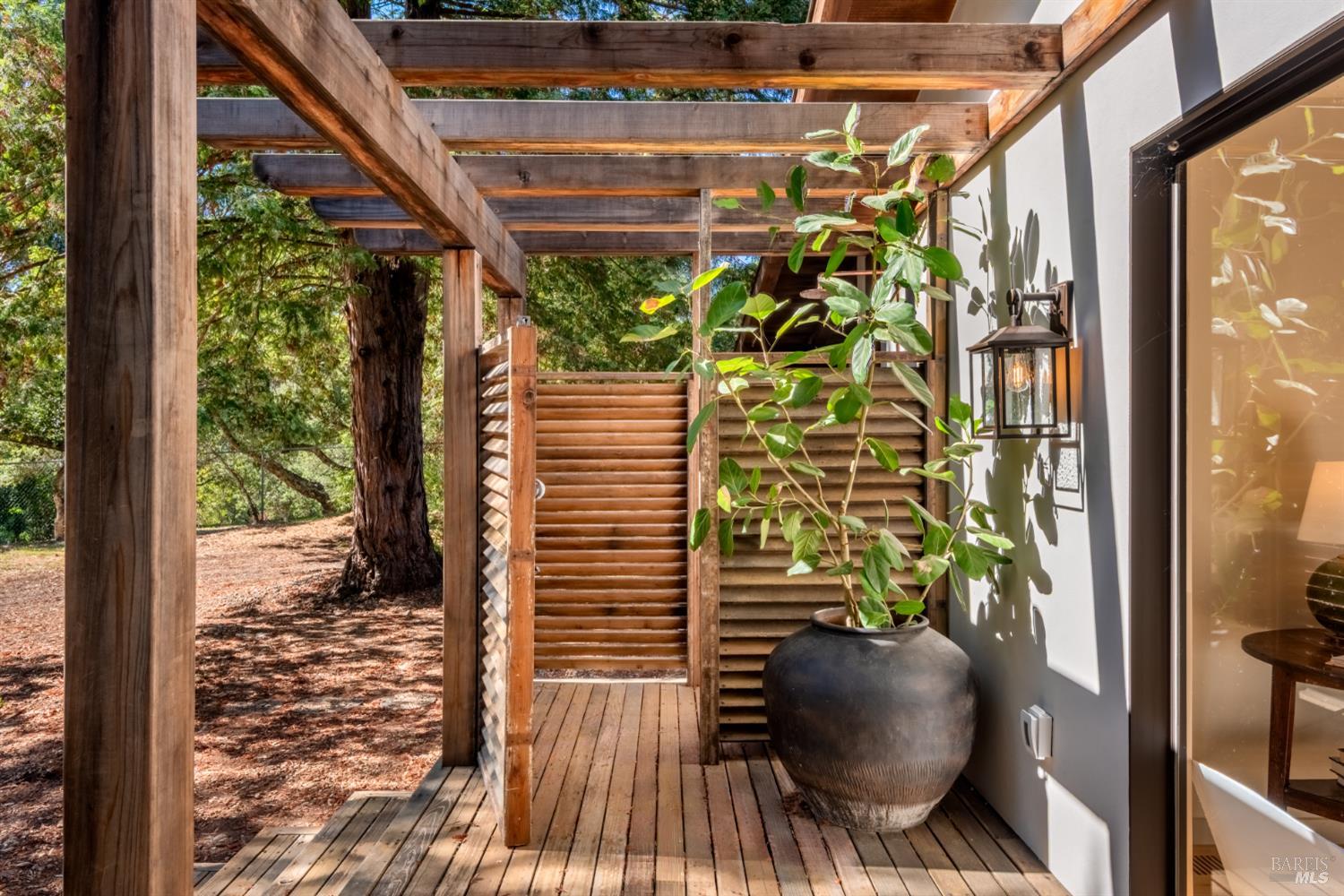 Detail Gallery Image 29 of 43 For 18492 White Oak Dr, Sonoma,  CA 95476 - 4 Beds | 4/1 Baths