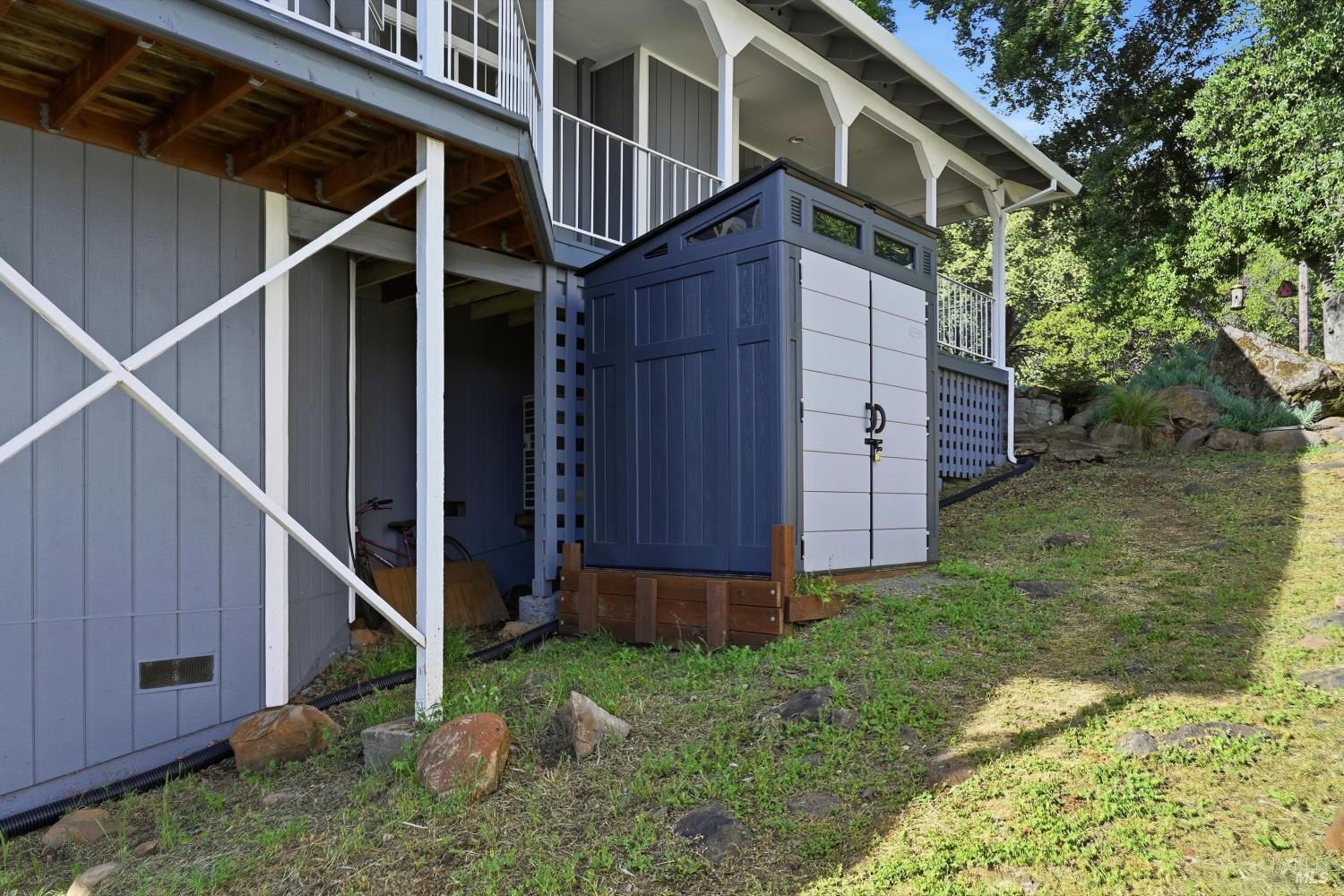 Detail Gallery Image 32 of 40 For 18669 Deer Hill Rd, Hidden Valley Lake,  CA 95467 - 3 Beds | 2 Baths