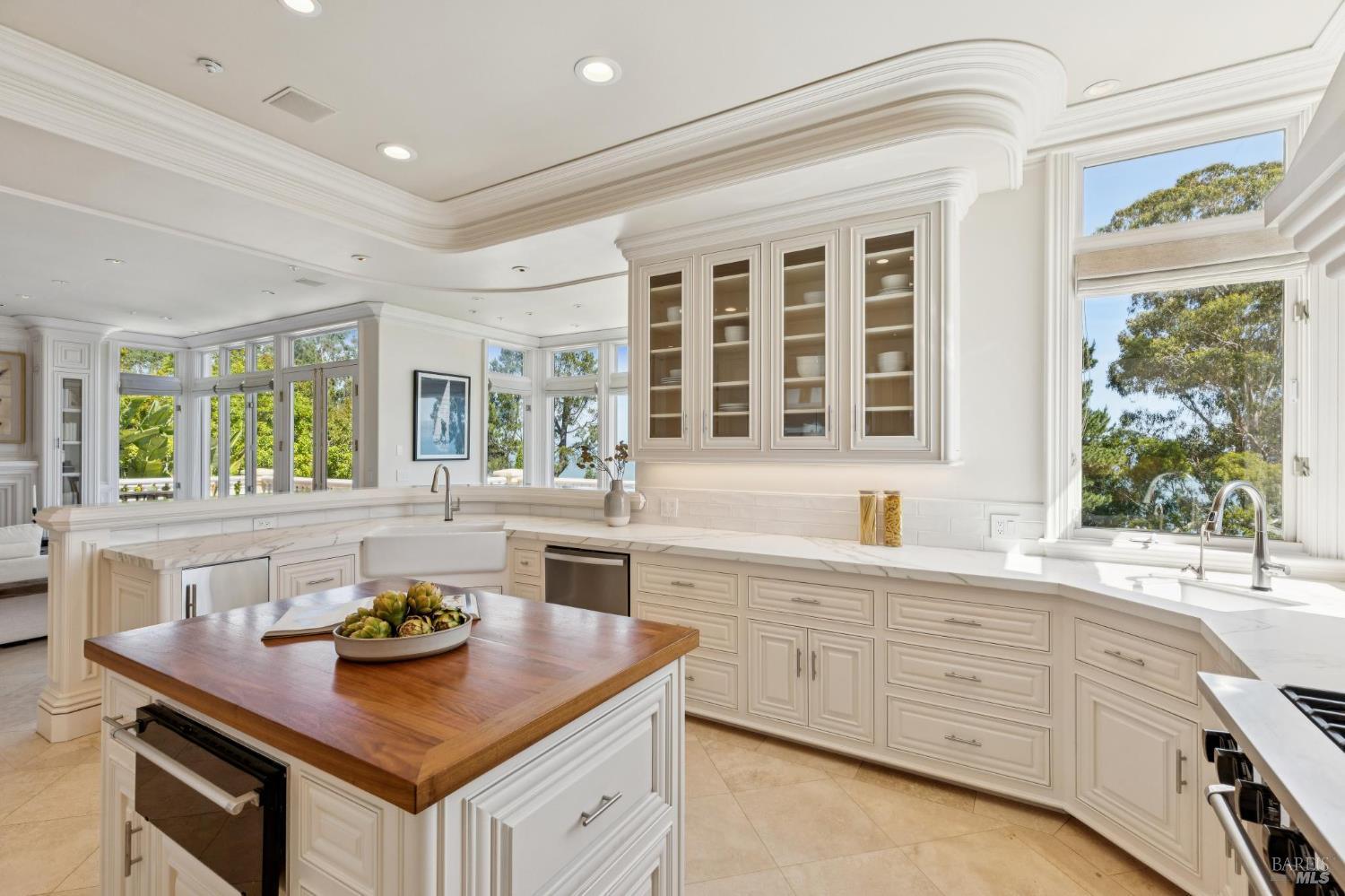 Detail Gallery Image 32 of 96 For 44 Marin Bay Park Ct, San Rafael,  CA 94901 - 5 Beds | 5/1 Baths