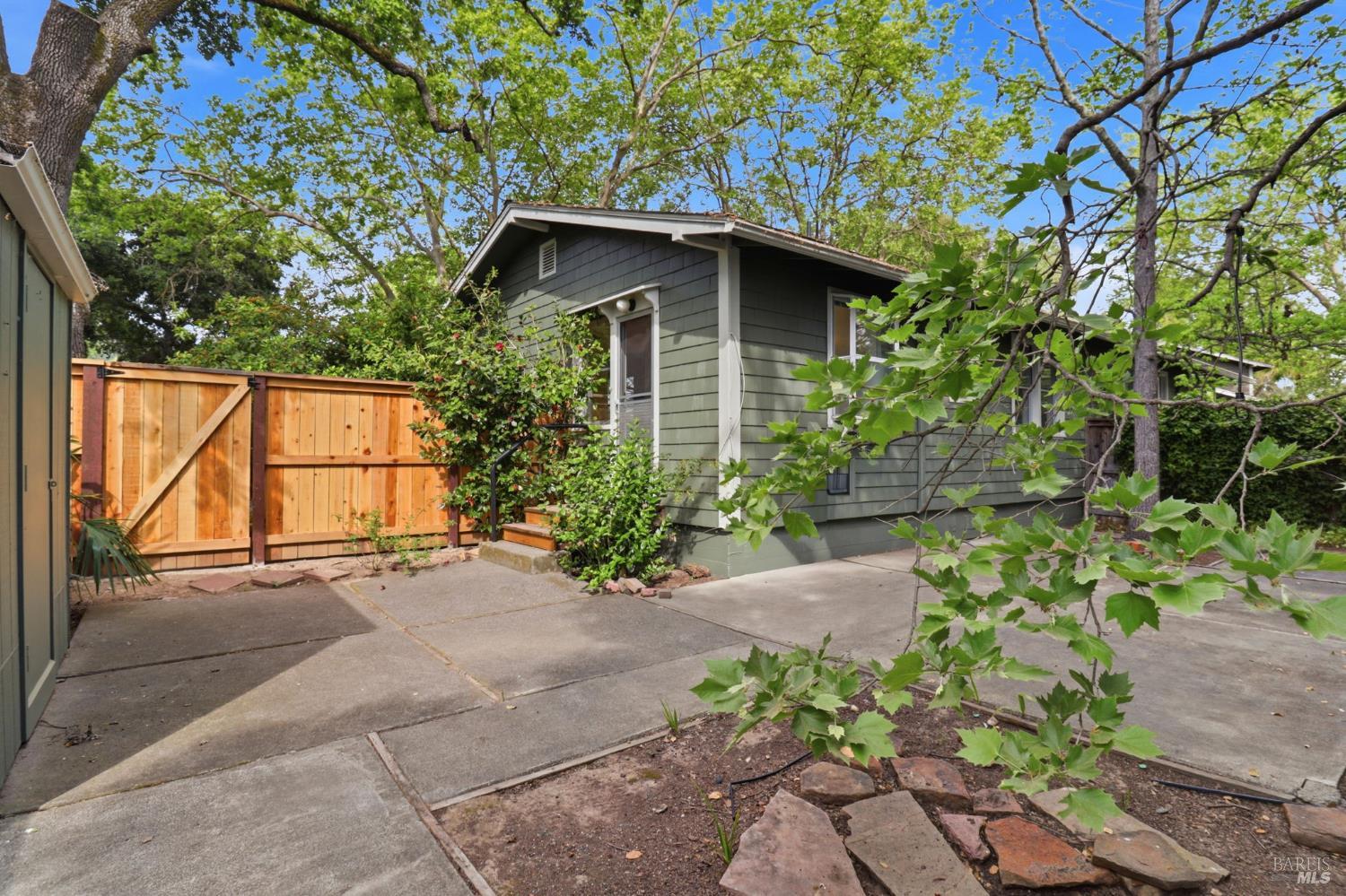 Detail Gallery Image 22 of 27 For 88 Martin Dr, Novato,  CA 94949 - 2 Beds | 1 Baths