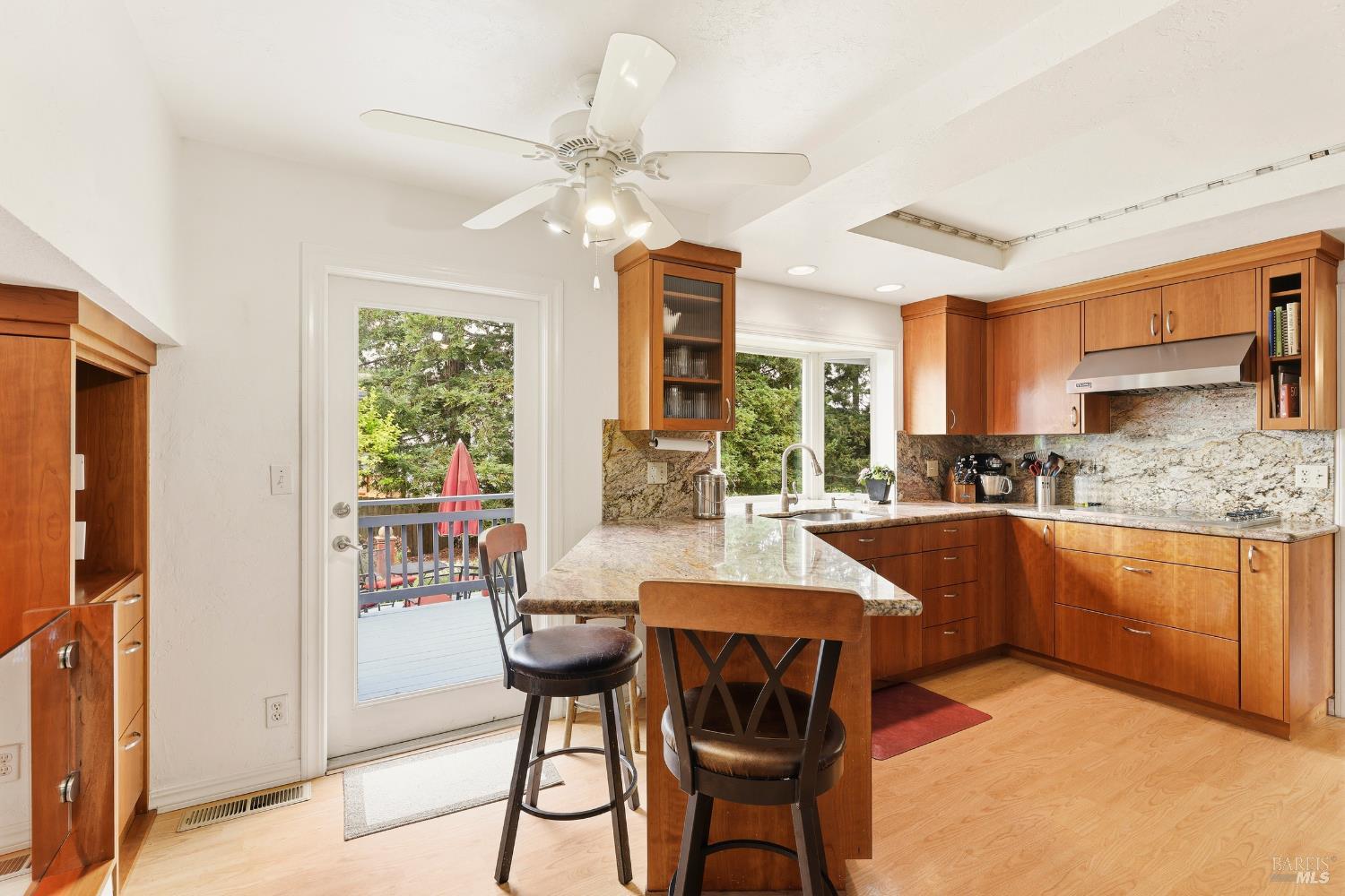 Detail Gallery Image 4 of 39 For 29 Caulfield Ct, Petaluma,  CA 94954 - 4 Beds | 3 Baths