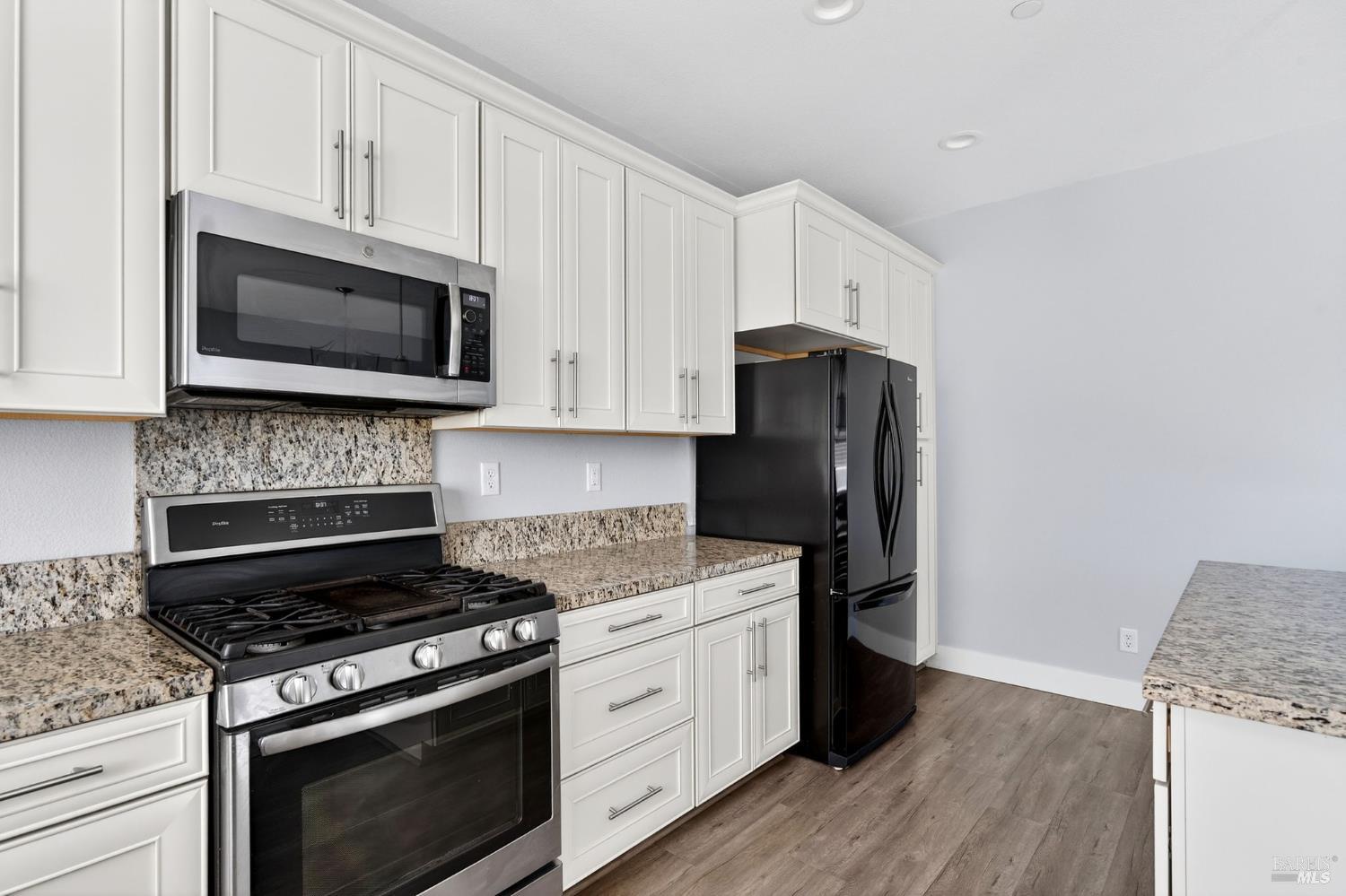 Detail Gallery Image 16 of 39 For 1932 Camino Del Prado Unkn, Santa Rosa,  CA 95403 - 3 Beds | 2 Baths