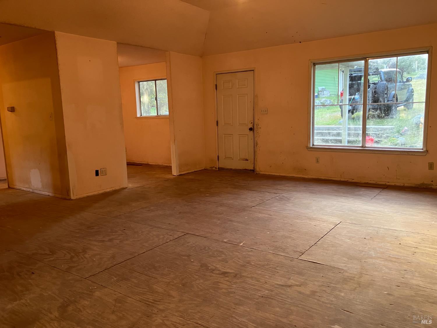 Detail Gallery Image 10 of 30 For 17440 Cache Creek Rd, Clearlake Oaks,  CA 95423 - 3 Beds | 2 Baths