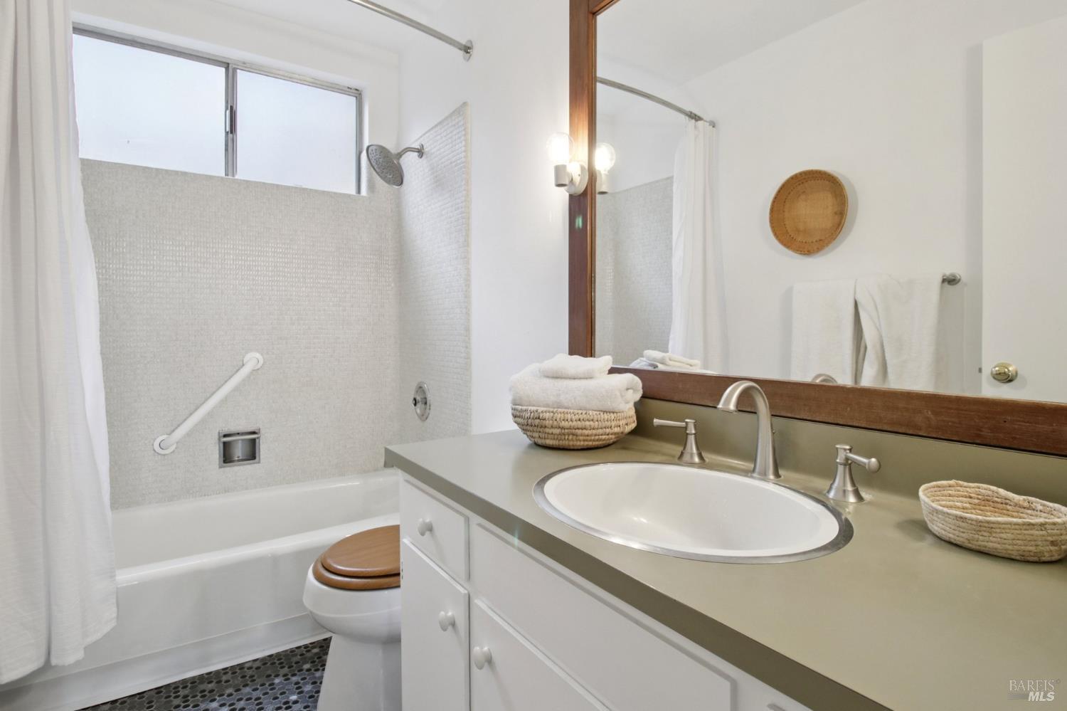 Detail Gallery Image 21 of 43 For 34 Fair Dr, San Rafael,  CA 94901 - 2 Beds | 1 Baths