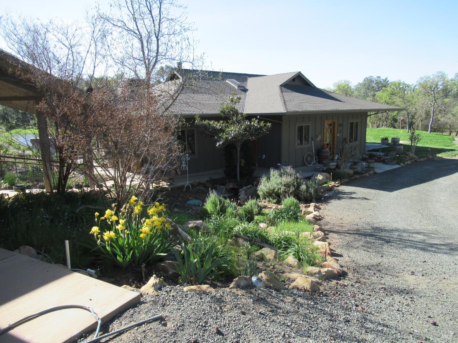 Detail Gallery Image 8 of 49 For 18300 Morgan Valley Rd, Lower Lake,  CA 95457 - 2 Beds | 2 Baths