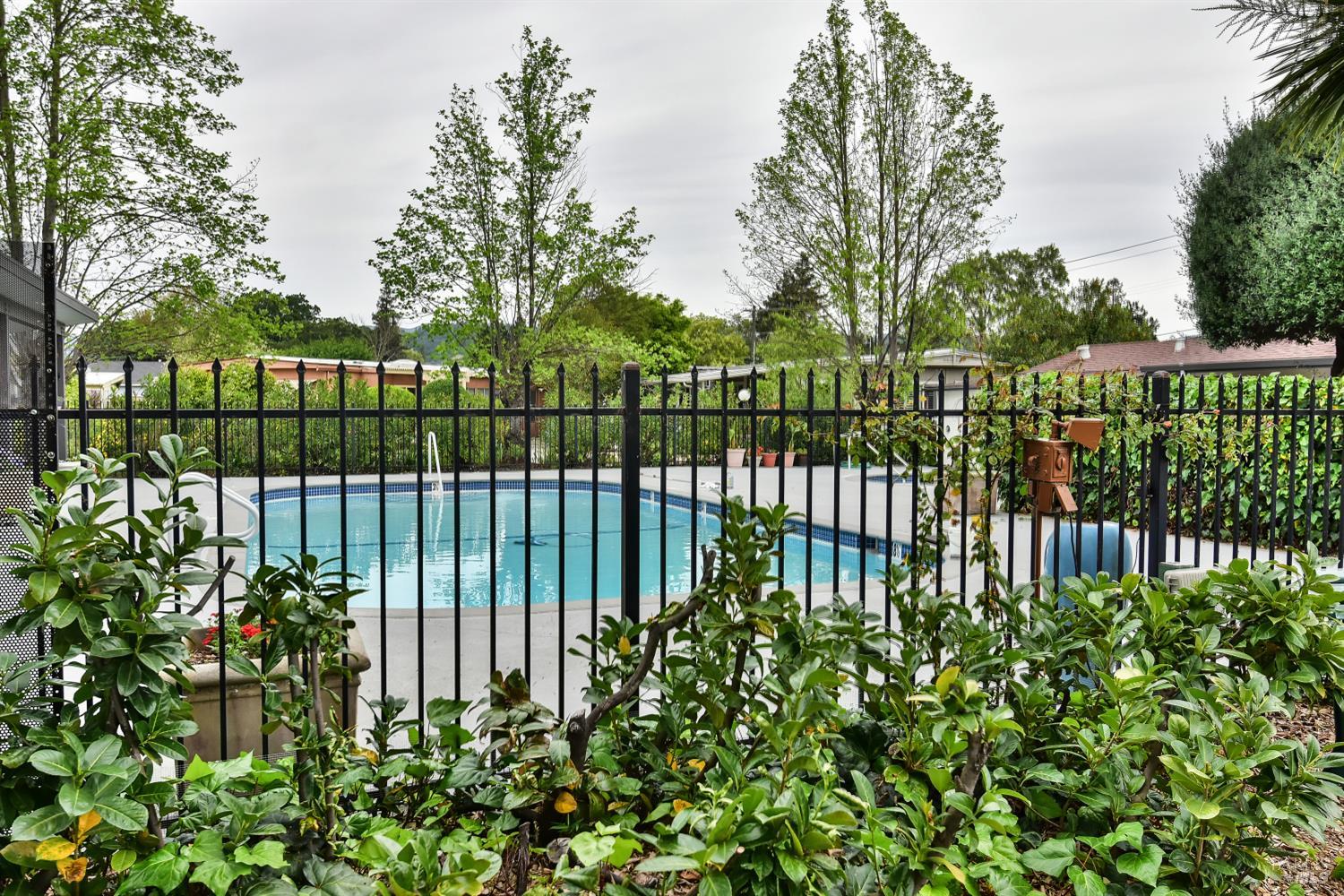 Detail Gallery Image 37 of 39 For 41 Cuernavaca Dr, Sonoma,  CA 95476 - 2 Beds | 2 Baths