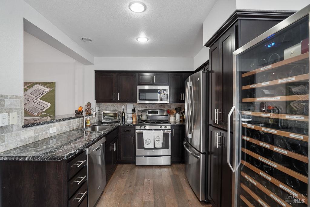 Detail Gallery Image 12 of 43 For 440 E E St, Benicia,  CA 94510 - 2 Beds | 2/1 Baths