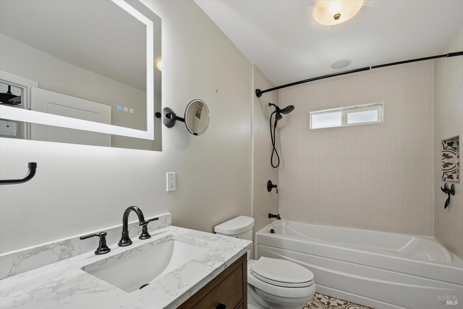 Detail Gallery Image 20 of 40 For 18669 Deer Hill Rd, Hidden Valley Lake,  CA 95467 - 3 Beds | 2 Baths