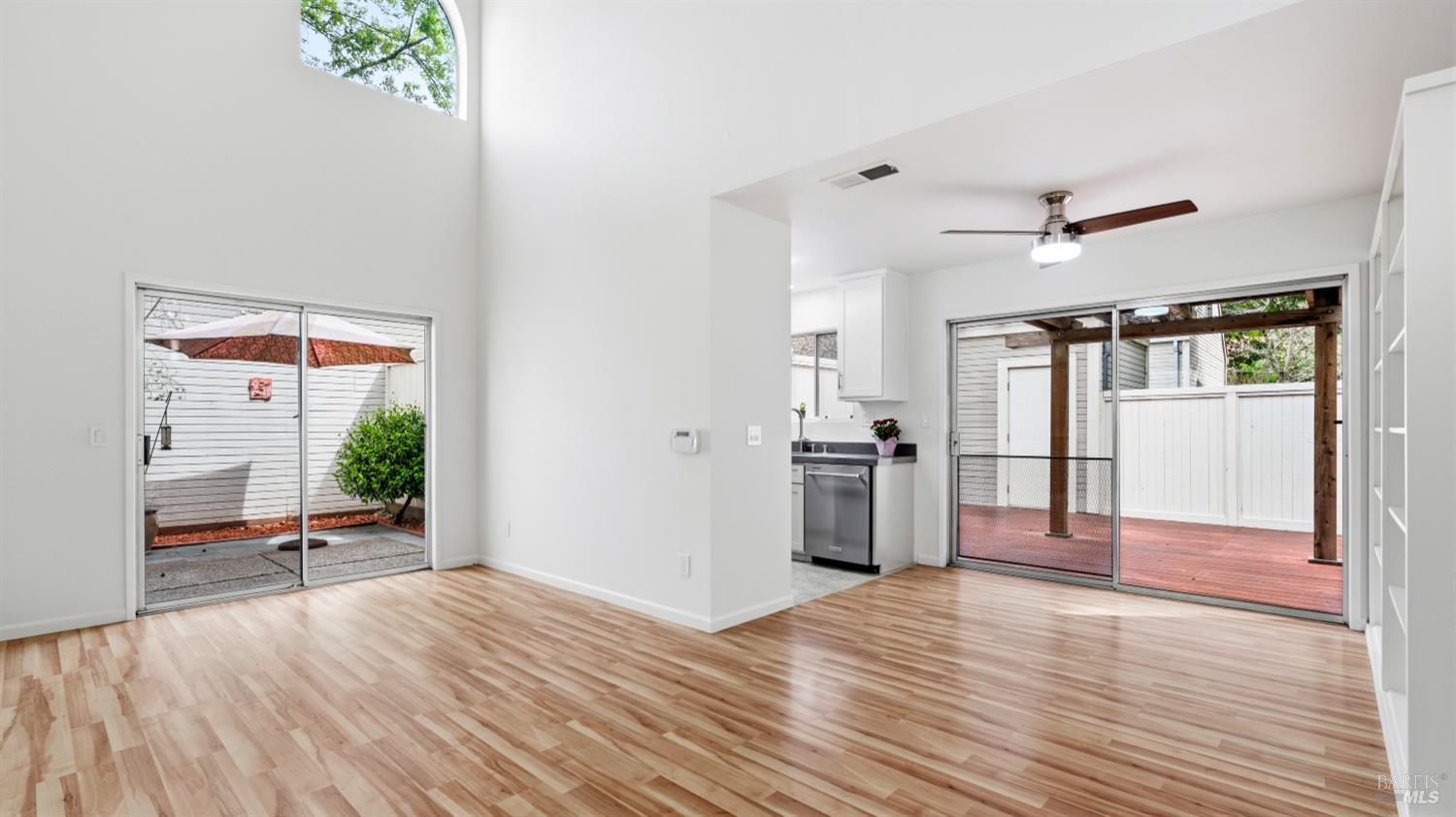 Detail Gallery Image 4 of 33 For 3335 Yulupa Ave, Santa Rosa,  CA 95405 - 3 Beds | 1/1 Baths