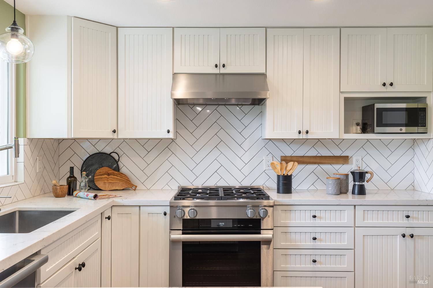 Detail Gallery Image 16 of 54 For 2431 Shoreline Dr, Napa,  CA 94558 - 3 Beds | 2 Baths