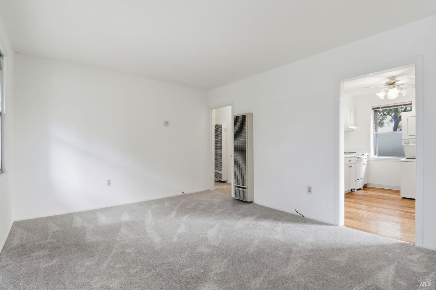 Detail Gallery Image 4 of 27 For 88 Martin Dr, Novato,  CA 94949 - 2 Beds | 1 Baths