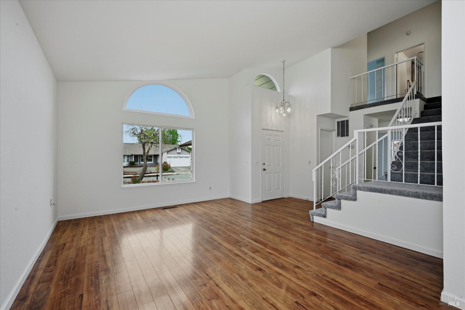 Detail Gallery Image 16 of 43 For 450 Nikki Dr, Santa Rosa,  CA 95401 - 4 Beds | 3 Baths