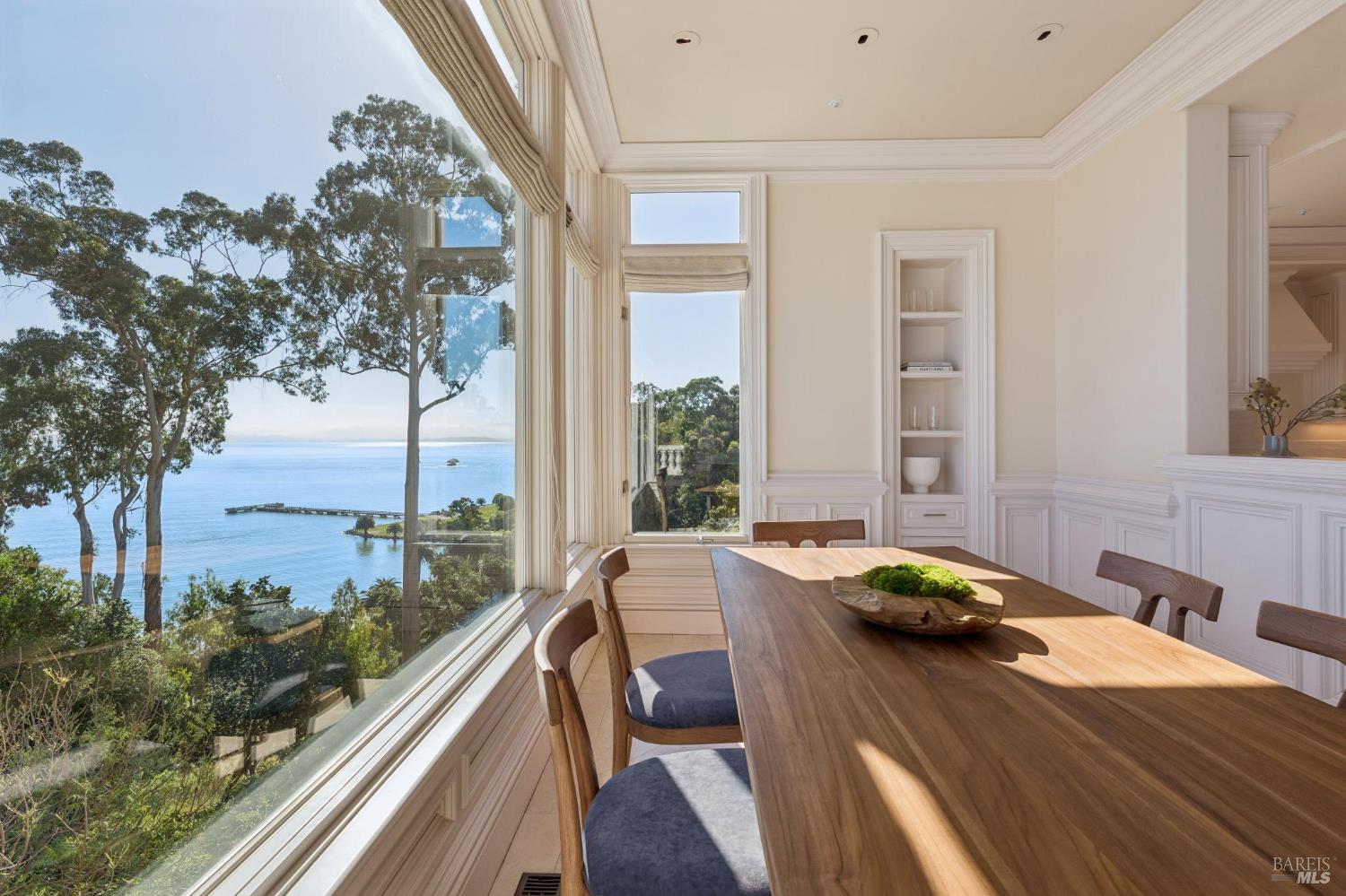 Detail Gallery Image 3 of 96 For 44 Marin Bay Park Ct, San Rafael,  CA 94901 - 5 Beds | 5/1 Baths