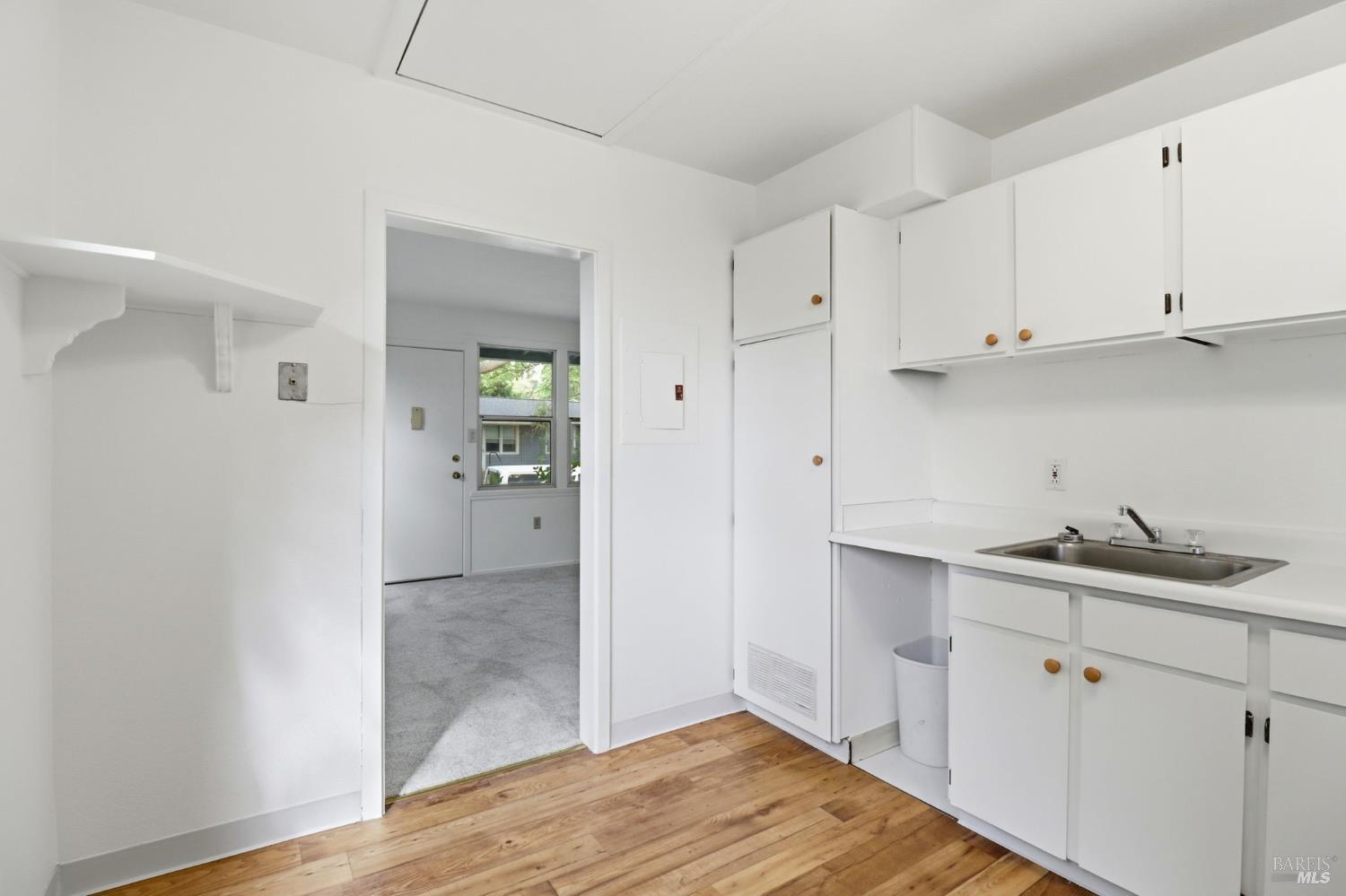 Detail Gallery Image 9 of 27 For 88 Martin Dr, Novato,  CA 94949 - 2 Beds | 1 Baths