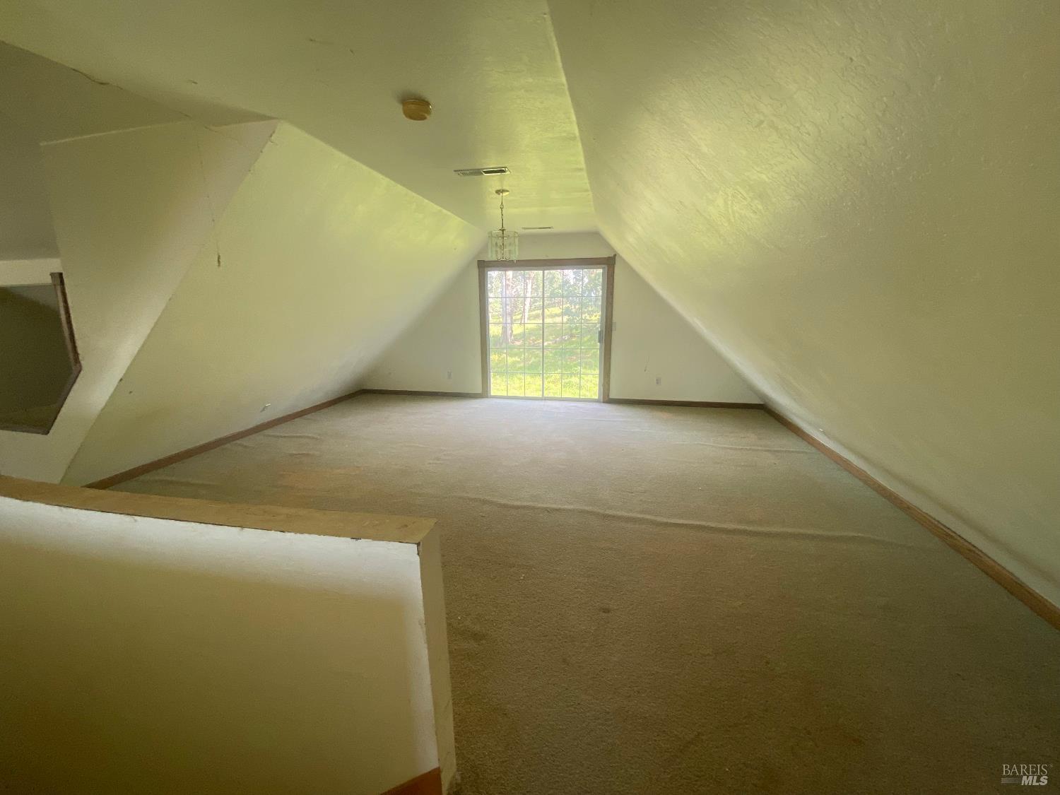 Detail Gallery Image 9 of 29 For 17396 Meadow View Dr, Hidden Valley Lake,  CA 95467 - 4 Beds | 4 Baths