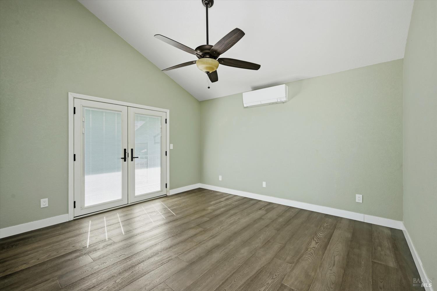 Detail Gallery Image 16 of 40 For 18669 Deer Hill Rd, Hidden Valley Lake,  CA 95467 - 3 Beds | 2 Baths