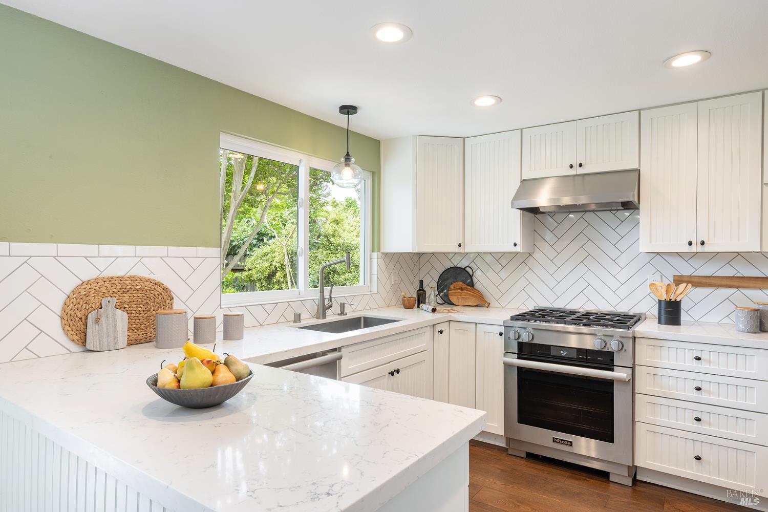 Detail Gallery Image 17 of 54 For 2431 Shoreline Dr, Napa,  CA 94558 - 3 Beds | 2 Baths